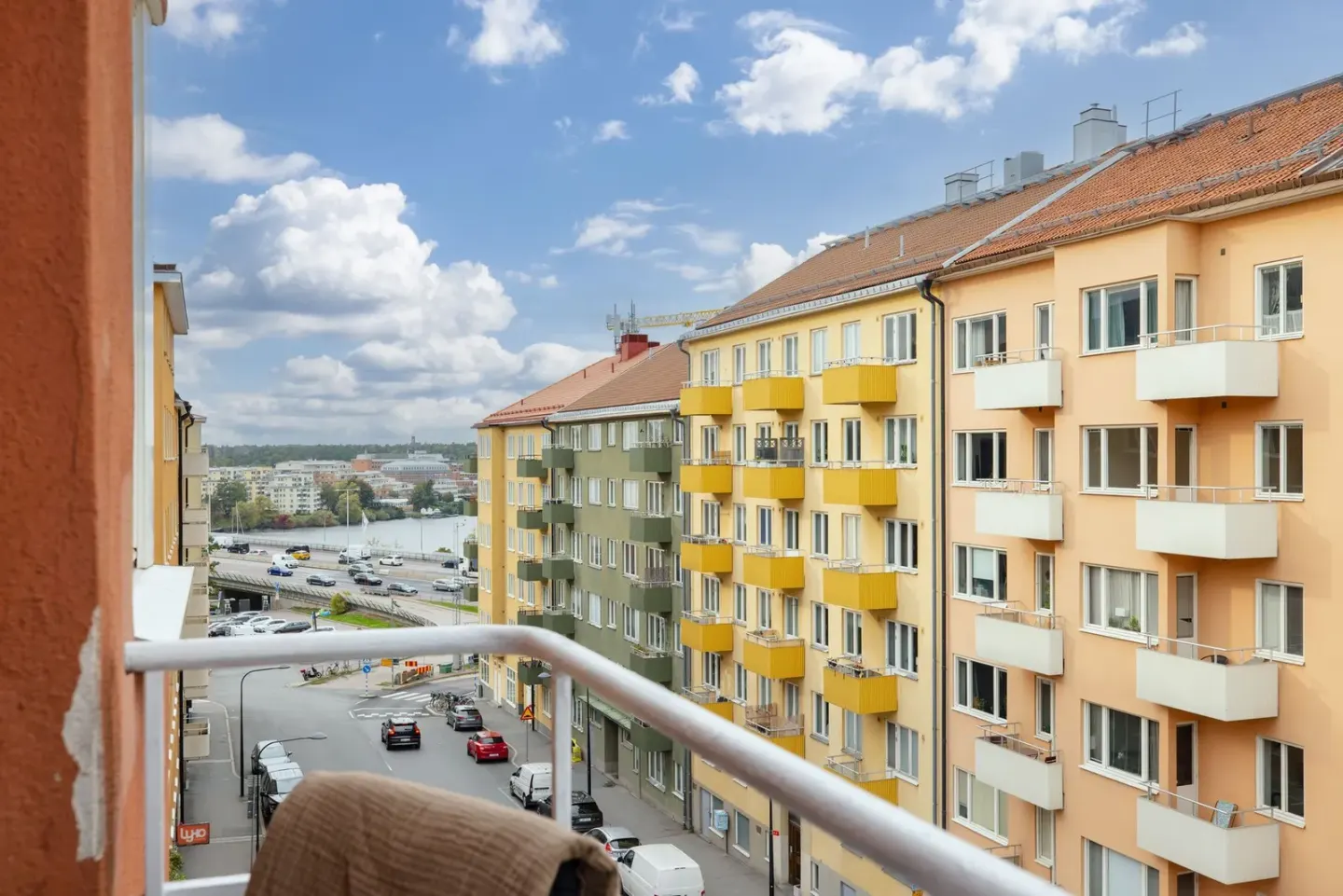 Bostadsrätt med 2 rum på Essinge brogata 15 i Stockholm, bild 2 av 4
