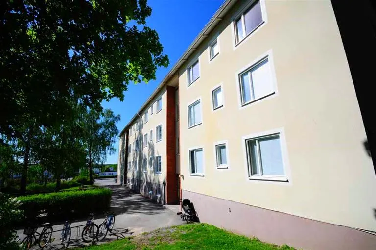 Hyresrätt med 3 rum på Salstagatan 18 B i Flen, bild 2 av 2