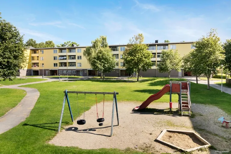 Hyresrätt med 4 rum på Domaregatan 10B i Eskilstuna, bild 3 av 3