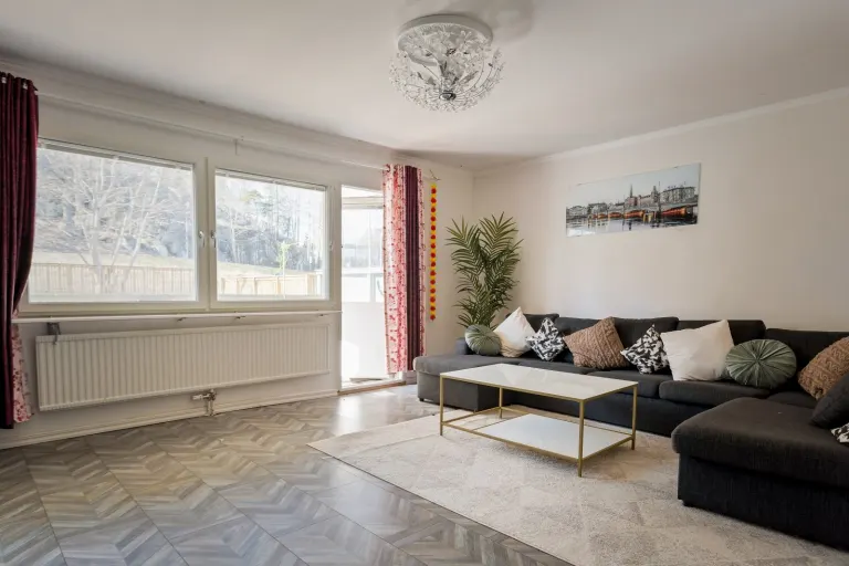 Bostadsrätt med 4 rum på Tomtbergavägen 355 i Botkyrka, bild 4 av 5