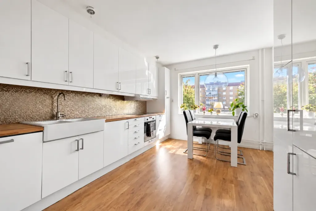 Bostadsrätt med 2 rum på Allmogevägen 31 i Järfälla, bild 2 av 4