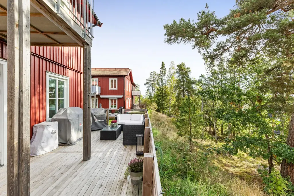 Bostadsrätt med 2 rum på Rådjursvägen 25 i Strängnäs, bild 2 av 4