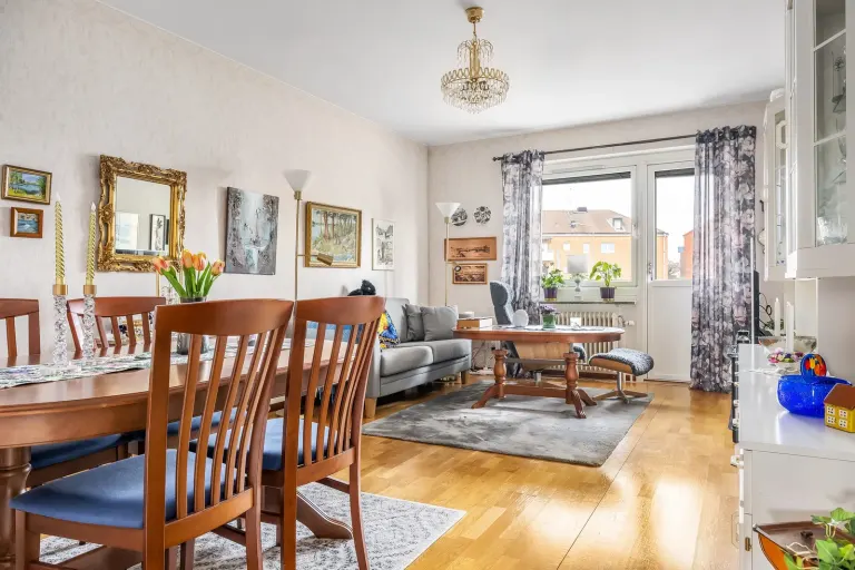 Bostadsrätt med 3 rum på Smedstuguplan 3 i Norrköping