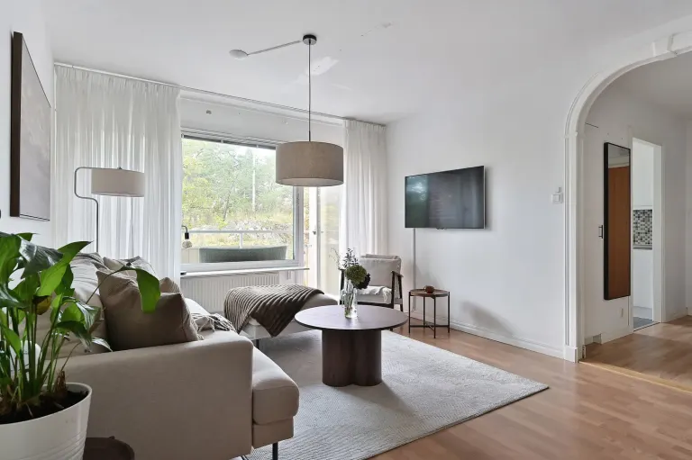 Bostadsrätt med 2 rum på Tornslingan 30 i Huddinge, bild 2 av 4