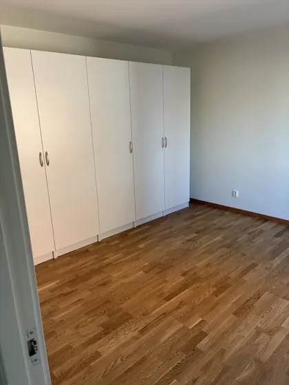 Hyresrätt med 4 rum på Rinkebyplan 17 i Stockholm, bild 2 av 5