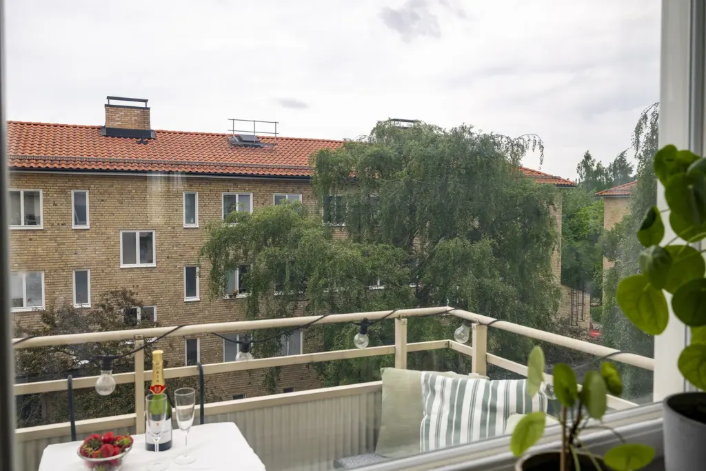 Bostadsrätt med 2 rum på Vävstolsvägen 13 i Stockholm, bild 4 av 4