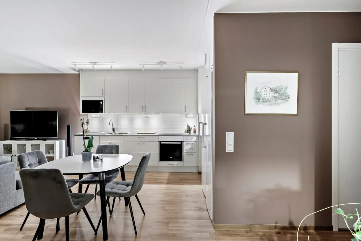 Bostadsrätt med 2 rum på Kungsgatan 93C i Uppsala, bild 3 av 4