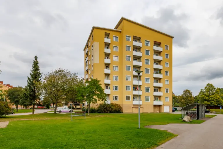 Hyresrätt med 2 rum på Trädgårdsgatan 8 i Hallstahammar, bild 2 av 3