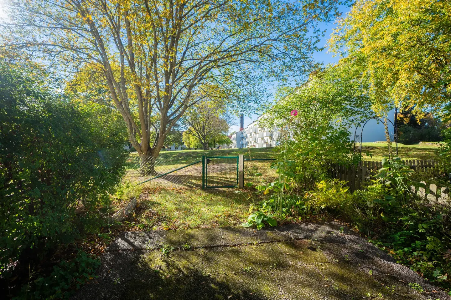 Bostadsrätt med 2 rum på Örby slottsväg 40A i Stockholm