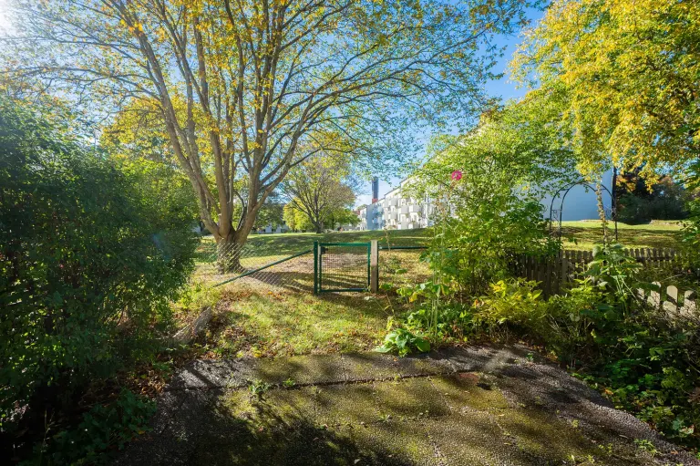Bostadsrätt med 2 rum på Örby slottsväg 40A i Stockholm