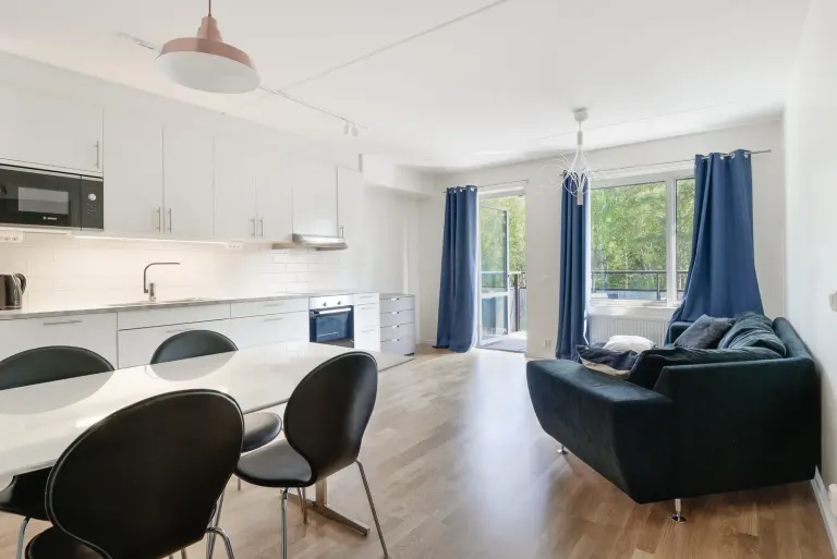 Bostadsrätt med 2 rum på Hjärtstensvägen 11 i Upplands-Bro, bild 2 av 4