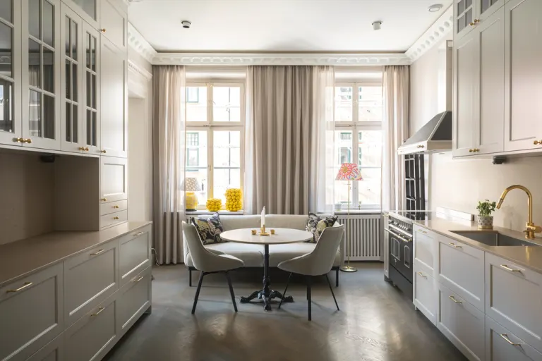 Bostadsrätt med 5 rum på Grev Turegatan 50 i Stockholm, bild 2 av 5