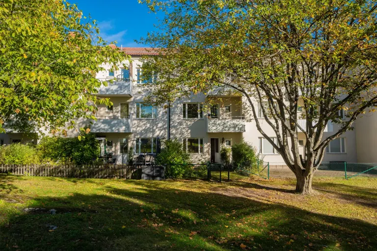 Bostadsrätt med 2 rum på Örby slottsväg 40A i Stockholm, bild 3 av 4