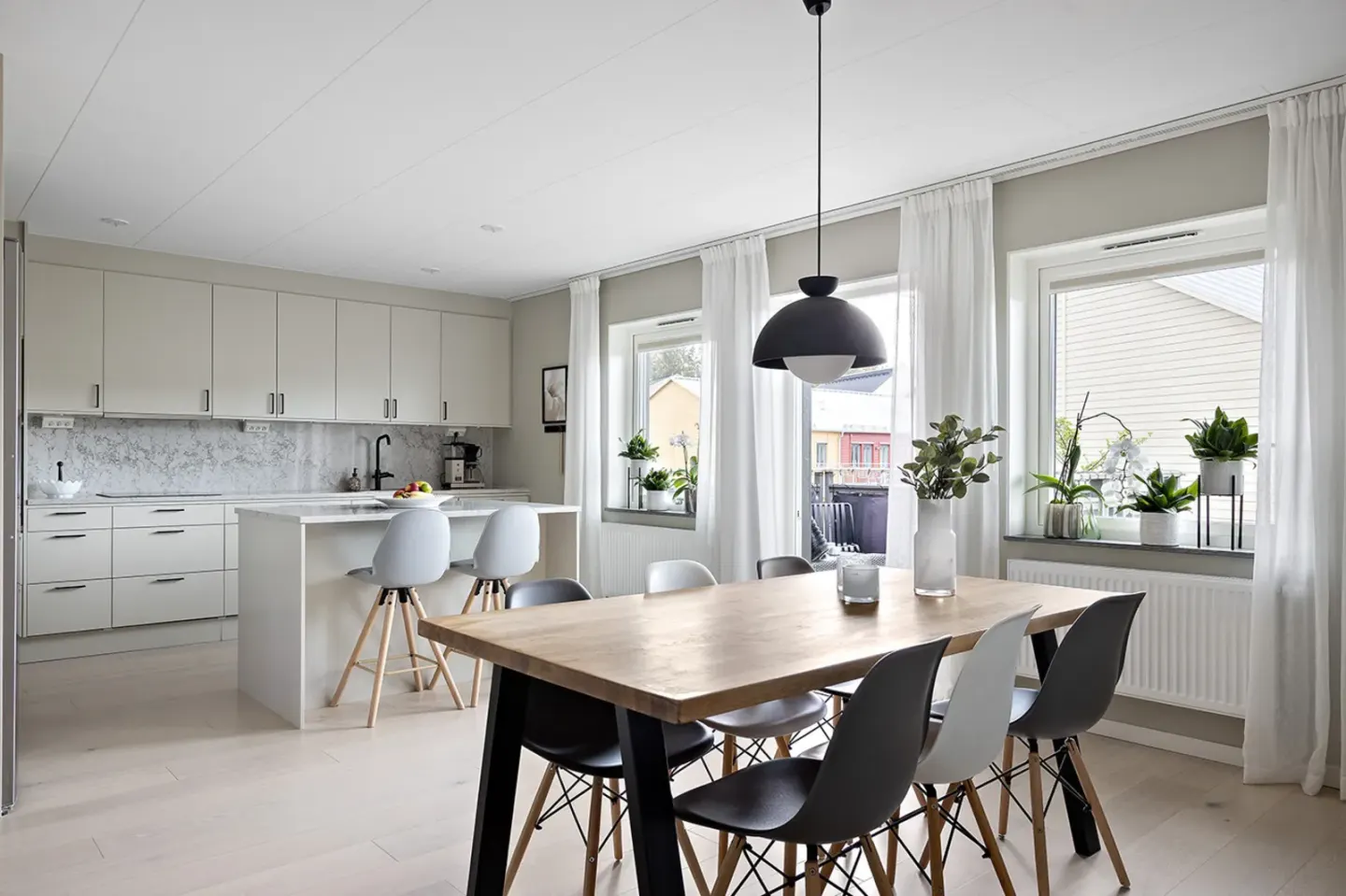 Bostadsrätt med 5 rum på Huldas gata 64 i Kungälv