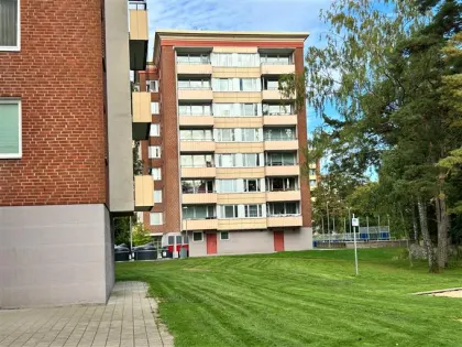 Hyresrätt med 2 rum på Lantmannavägen 44 i Trollhättan