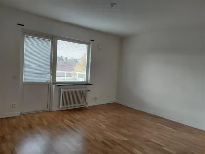 Hyresrätt med 2 rum på Bergslagsvägen 111A i Köping, bild 3 av 5