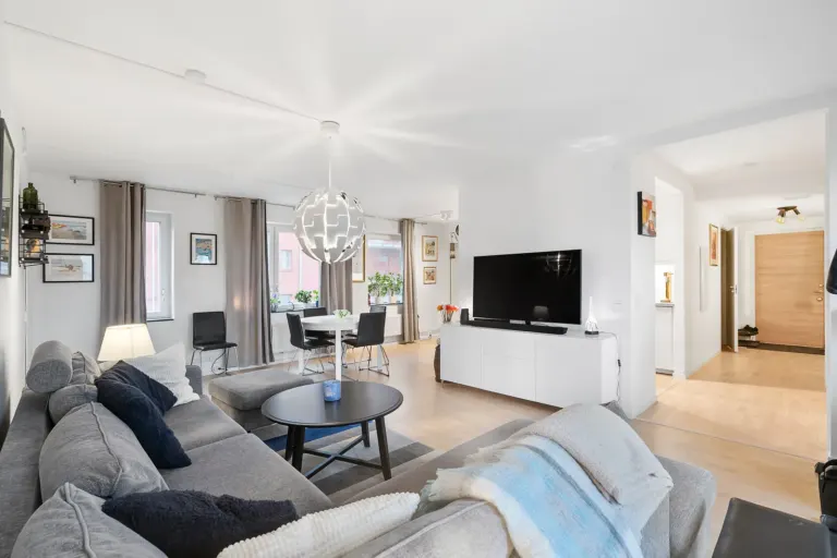 Bostadsrätt med 4 rum på Viggengatan 8 i Järfälla, bild 3 av 4