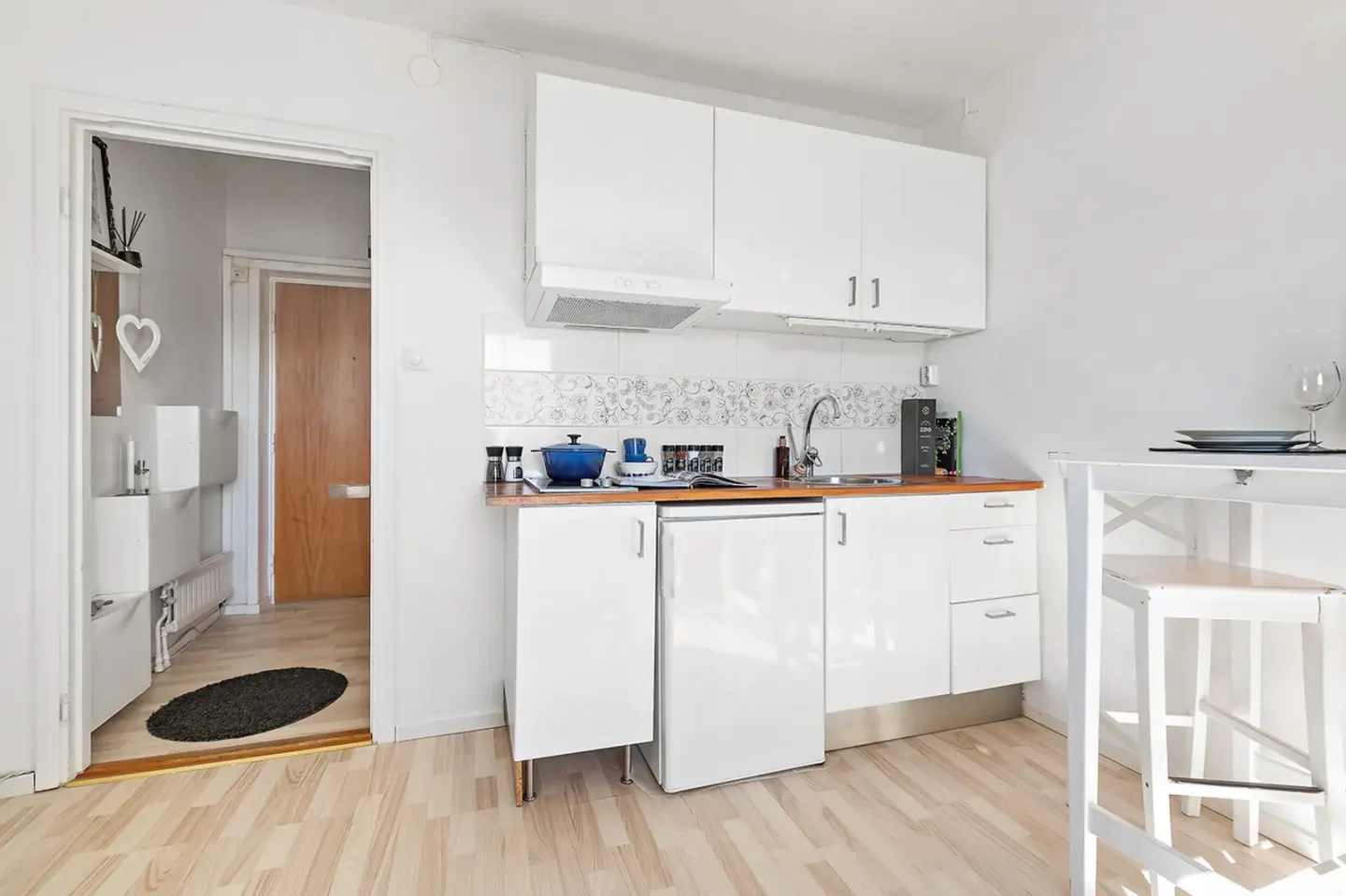 Bostadsrätt med 1 rum på Trehörningen 3 i Järfälla, bild 2 av 4