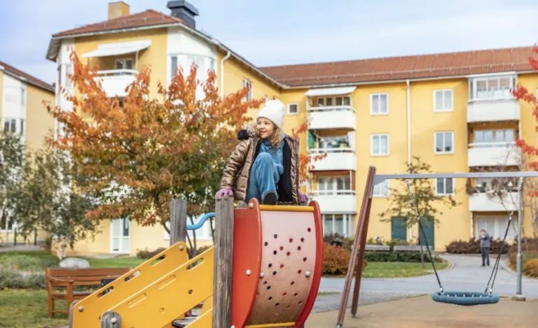 Hyresrätt med 2 rum på Skvadronsbacken 27 i Sundbyberg, bild 2 av 4