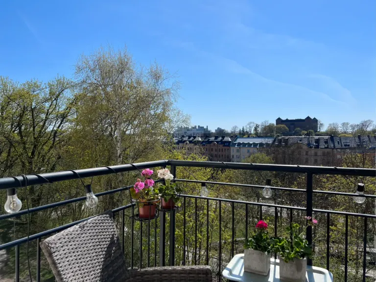 Bostadsrätt med 4 rum på Ruddammsbacken 28 i Stockholm, bild 2 av 4