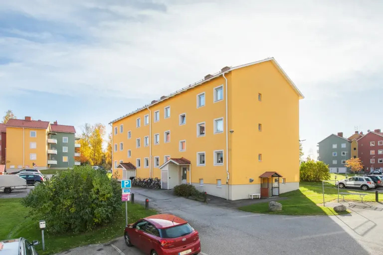 Bostadsrätt med 3 rum på Hantverkarbacken 18B i Sandviken, bild 2 av 4