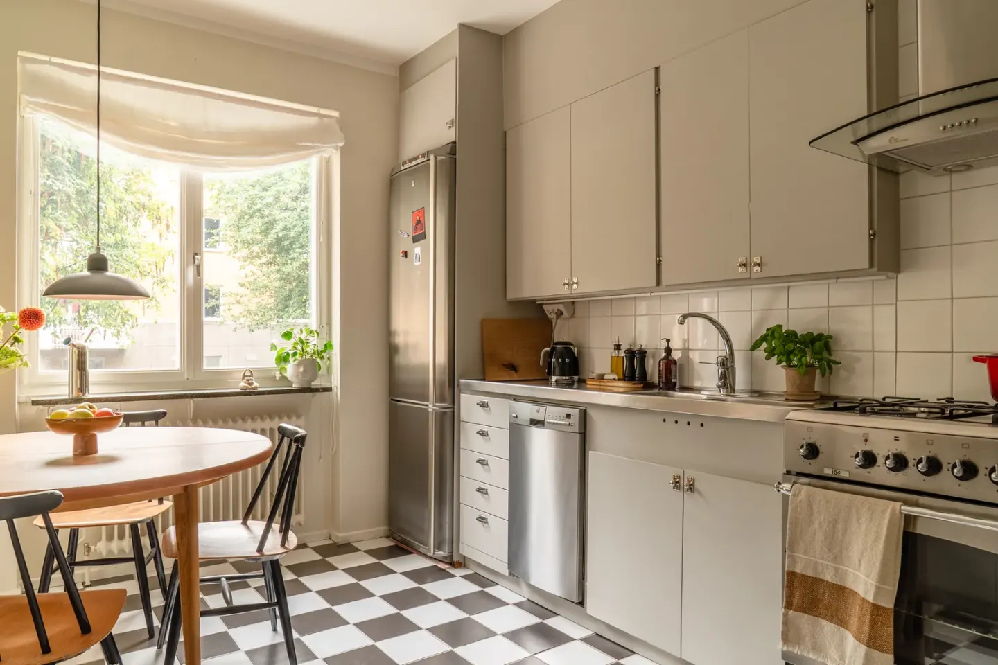 Bostadsrätt med 2 rum på Hägerstensvägen 165B i Stockholm, bild 2 av 4