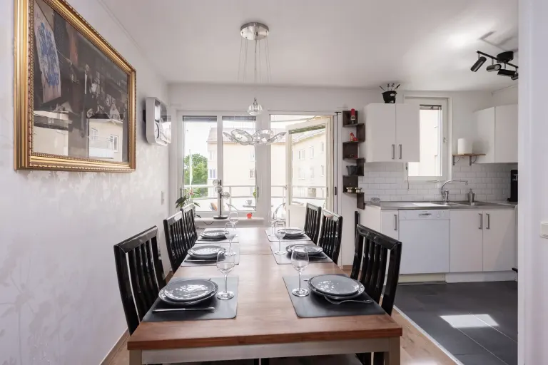 Bostadsrätt med 3 rum på Storsjövägen 78 i Stockholm, bild 2 av 4