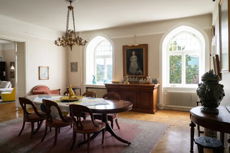 Bostadsrätt med 5 rum på Klara östra kyrkogata 8 i Stockholm