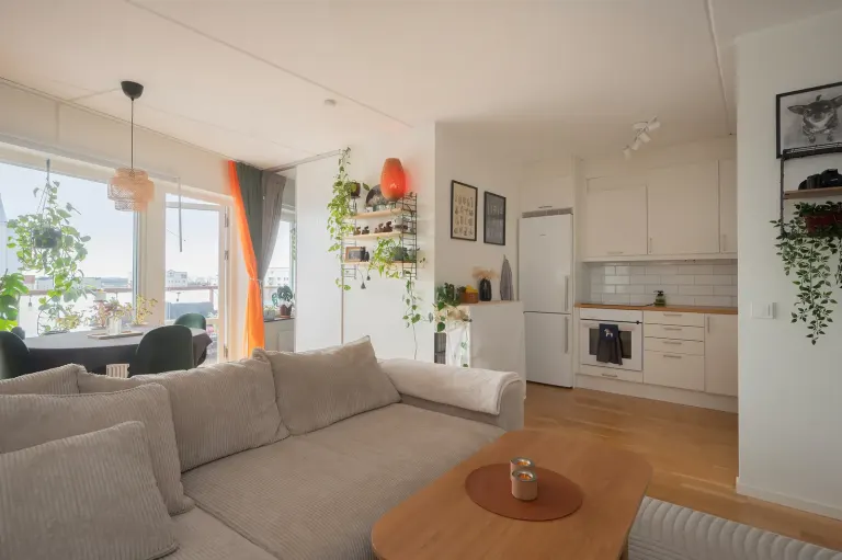 Bostadsrätt med 2 rum på Stenkvistavägen 10 i Stockholm, bild 3 av 4