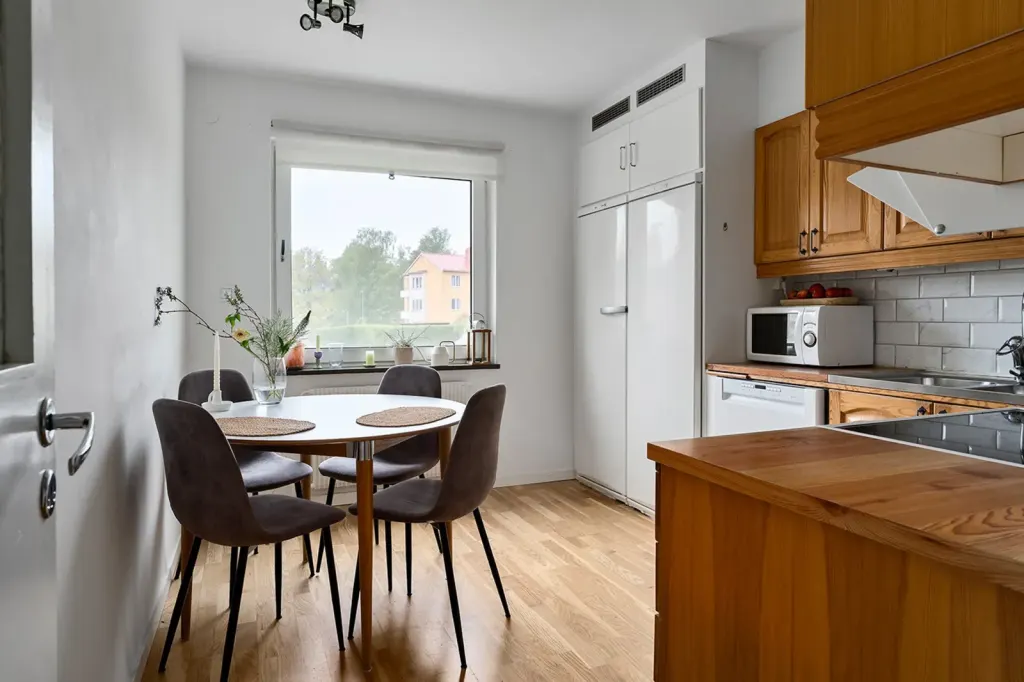 Bostadsrätt med 2 rum på Hammarvägen 56 i Järfälla, bild 3 av 4