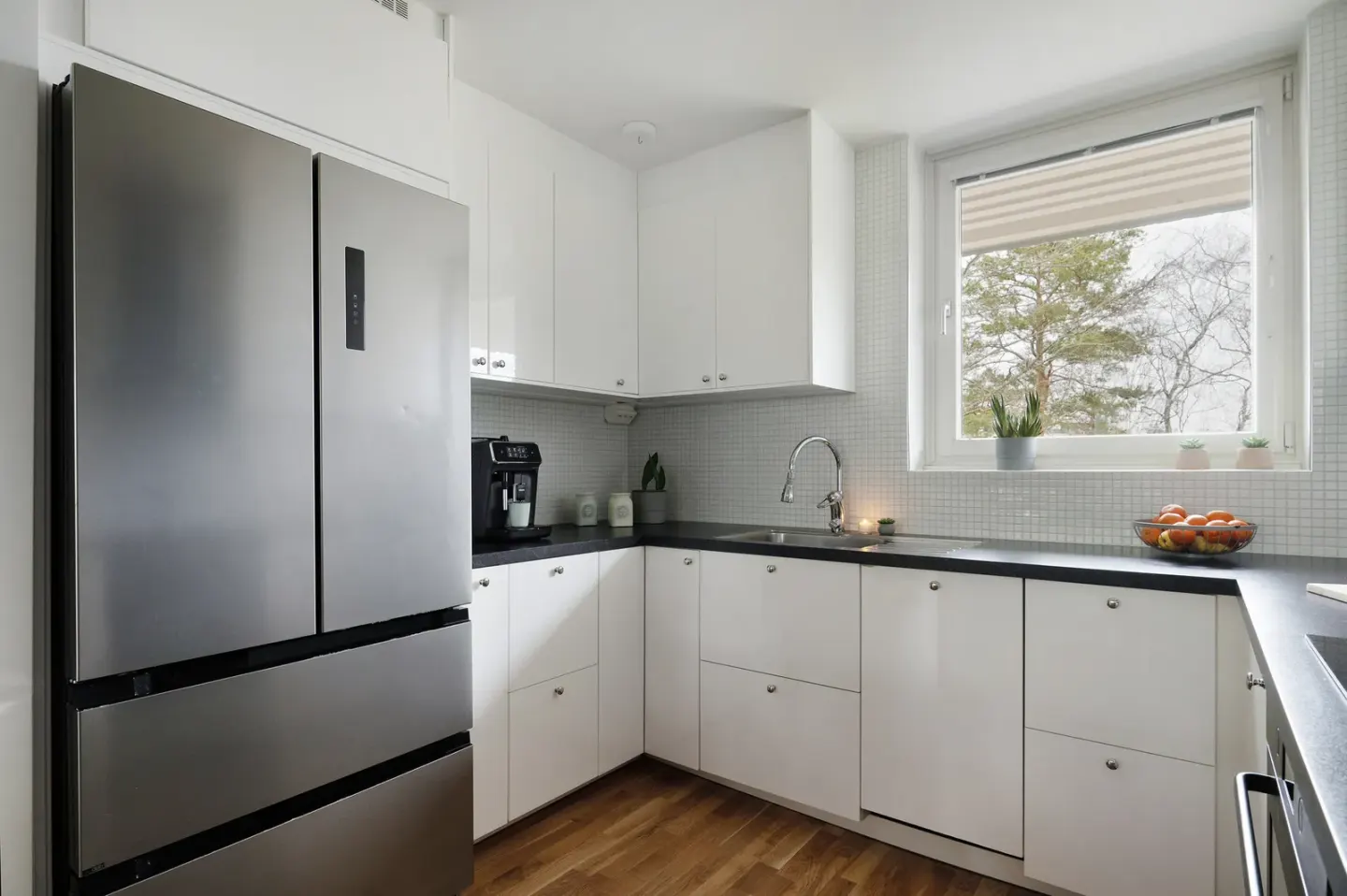 Bostadsrätt med 3 rum på Loftvägen 11 i Huddinge, bild 2 av 4