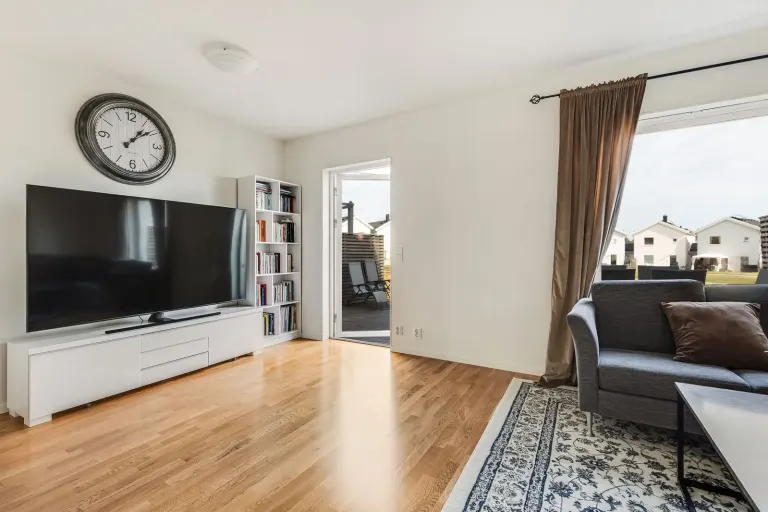 Bostadsrätt med 4 rum på Spinnrocksvägen 26 i Strängnäs, bild 2 av 4