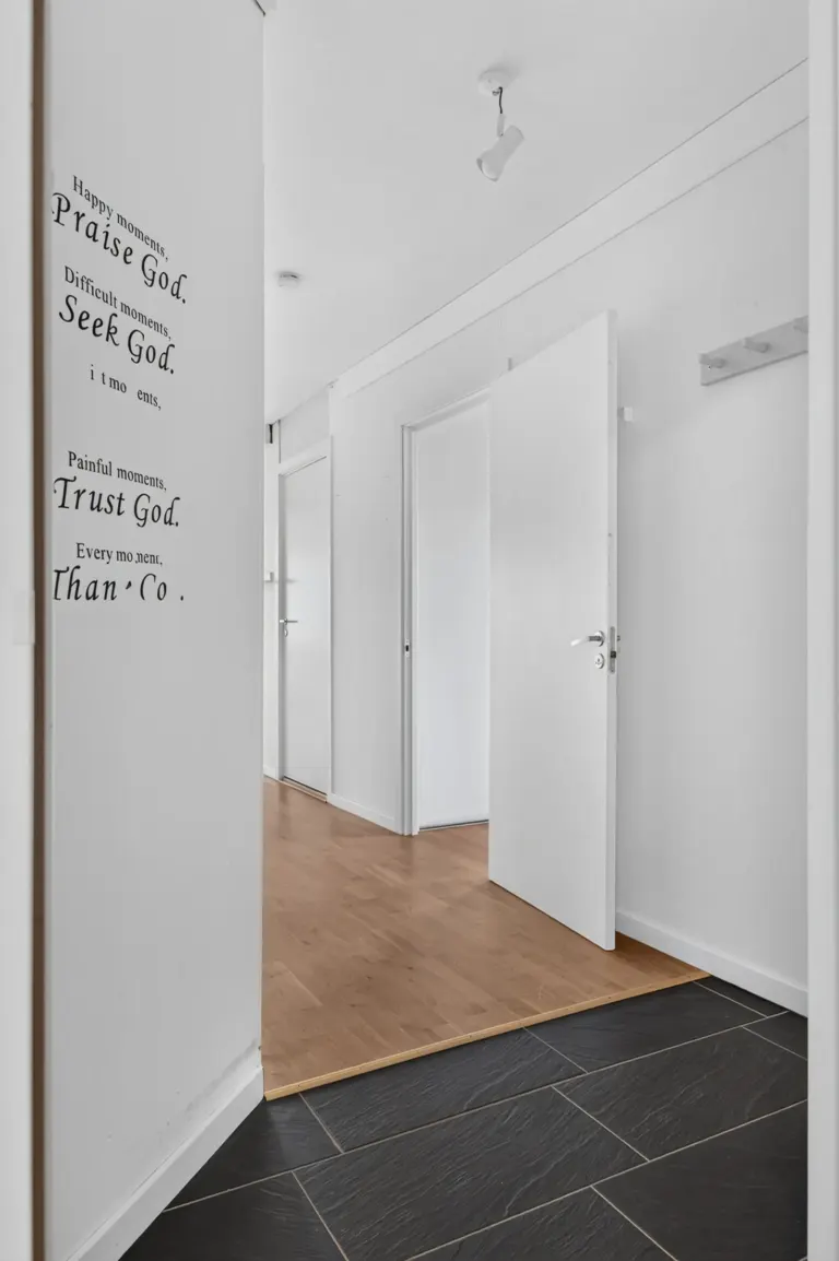 Bostadsrätt med 2 rum på Lundenvägen 9C i Skövde, bild 3 av 4