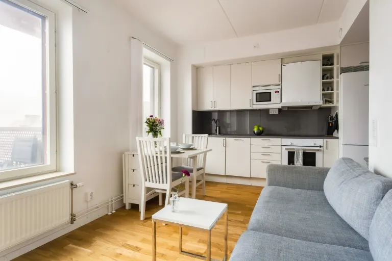 Bostadsrätt med 2 rum på Lagmansbacken 7 i Botkyrka, bild 2 av 5