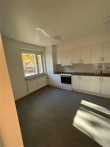 Hyresrätt med 3 rum på Lövåsvägen 4 i Katrineholm, bild 3 av 5