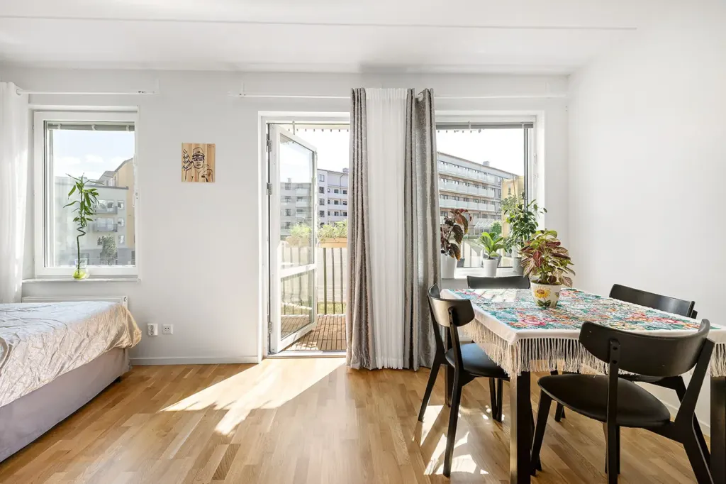 Bostadsrätt med 1,5 rum på Barkarbyvägen 96 i Järfälla, bild 3 av 4