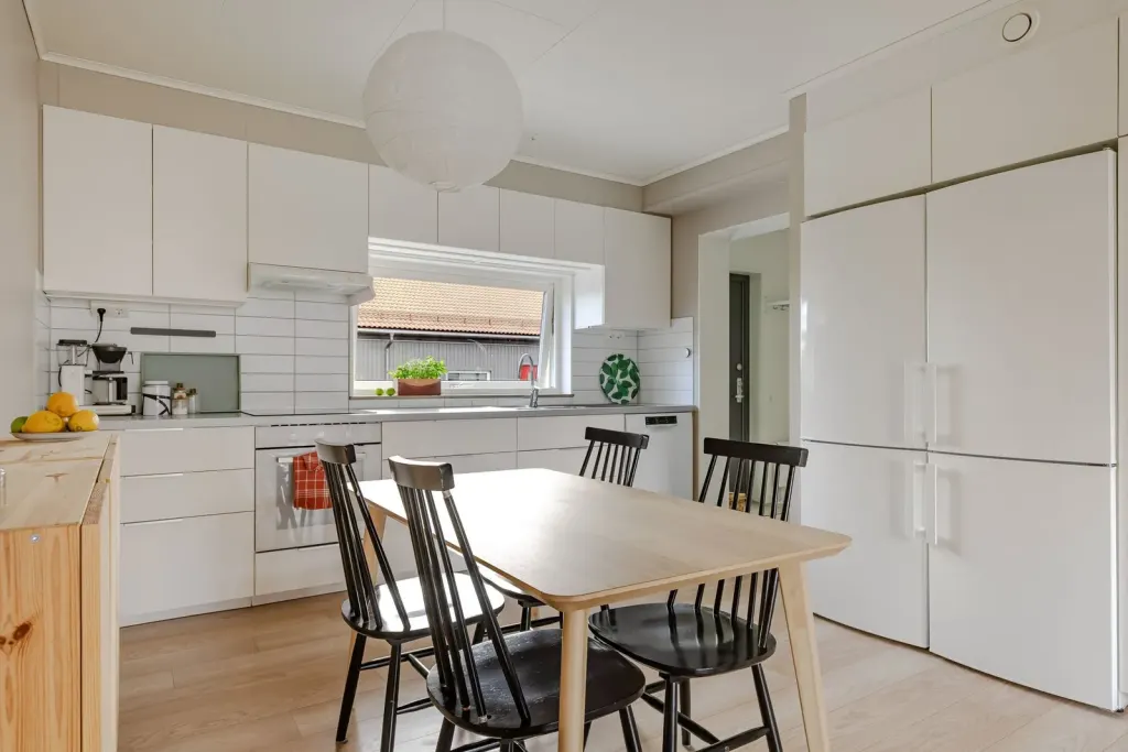 Bostadsrätt med 4 rum på Jägarbacken 19D i Strängnäs, bild 3 av 4