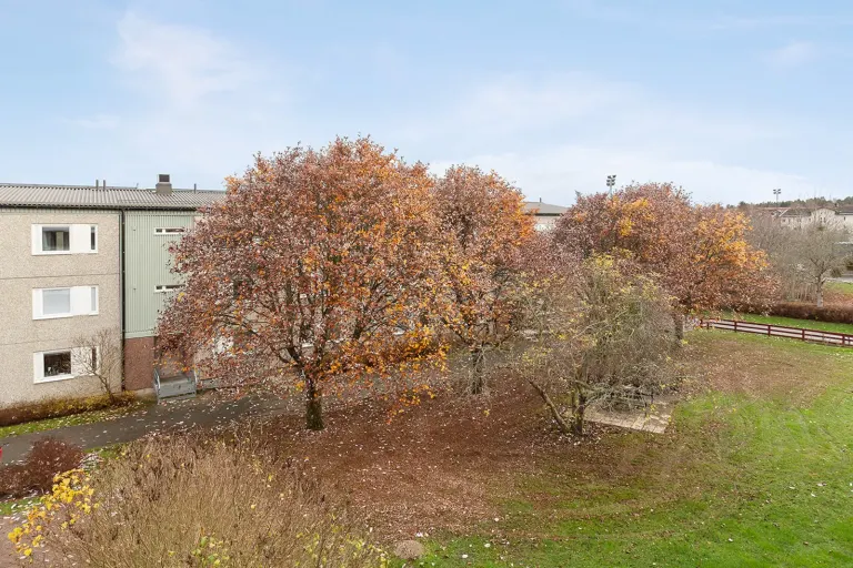 Bostadsrätt med 3 rum på Axvägen 65 i Järfälla, bild 2 av 4