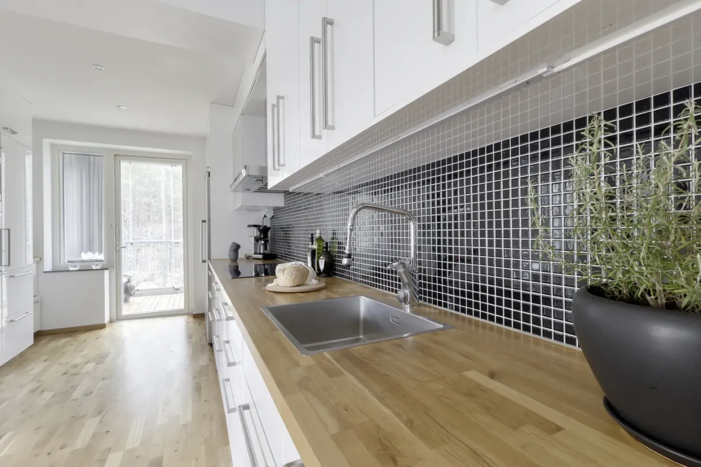 Bostadsrätt med 3 rum på Norra Fjädermolnsgatan 27 i Göteborg, bild 3 av 4