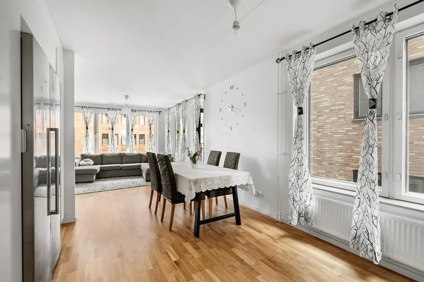 Bostadsrätt med 3 rum på Hästskovägen 86 i Järfälla, bild 3 av 4