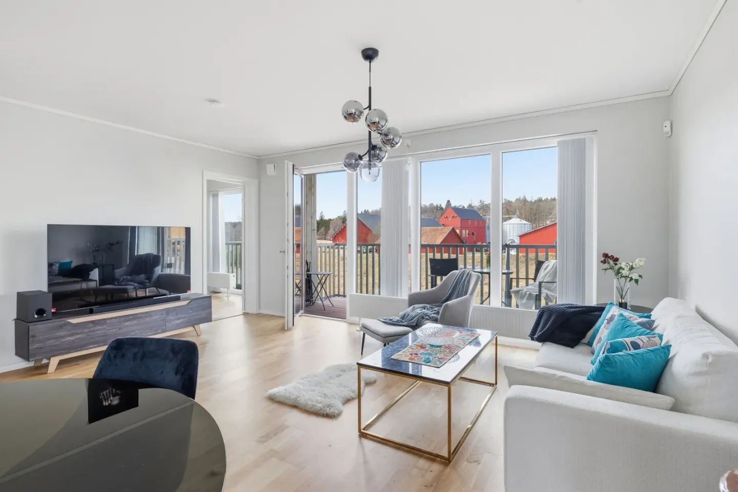 Bostadsrätt med 4 rum på Vällstavägen 27 i Upplands Väsby, bild 3 av 4