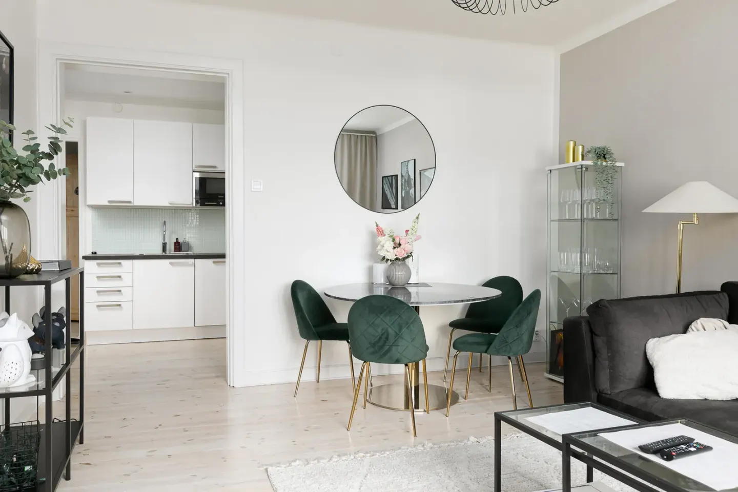 Bostadsrätt med 2,5 rum på Stockholmsvägen 7C i Norrköping, bild 2 av 4