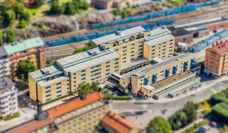 Hyresrätt med 1 rum på Körsbärsvägen 4B i Stockholm, bild 2 av 2