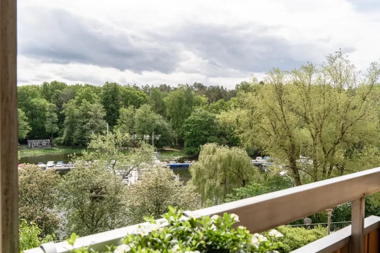 Bostadsrätt med 4 rum på Ekensbergsvägen 5 i Stockholm, bild 2 av 4