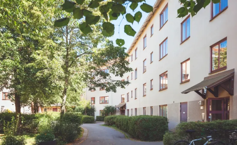 Hyresrätt med 3 rum på Skvadronsbacken 65 i Sundbyberg